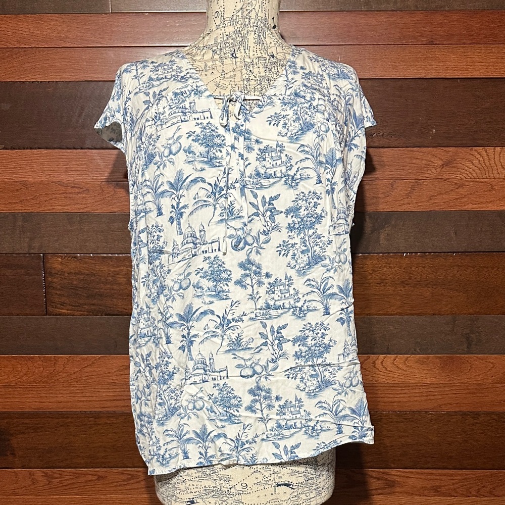 No Brand Tag Blue and White Printed Women's Top